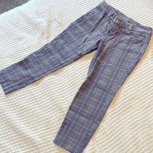 Old Navy Pixie Cropped Pant